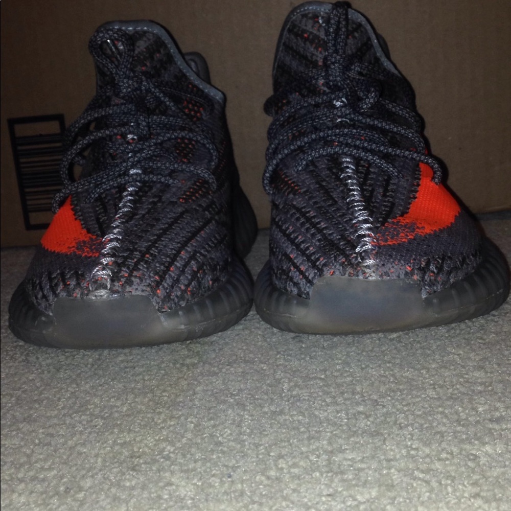 Yeezy 350 V2 "Beluga"
